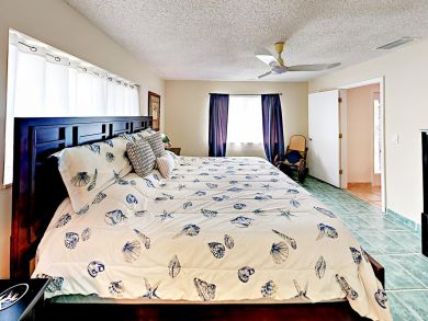 Three Bedroom Canal View Vacation Home with Private Pool